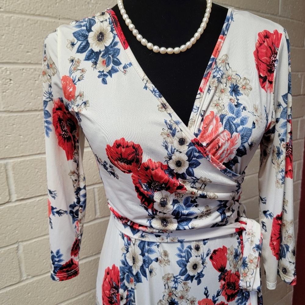 Beautiful Pink Blush Floral Dress - Picture 2 of 12